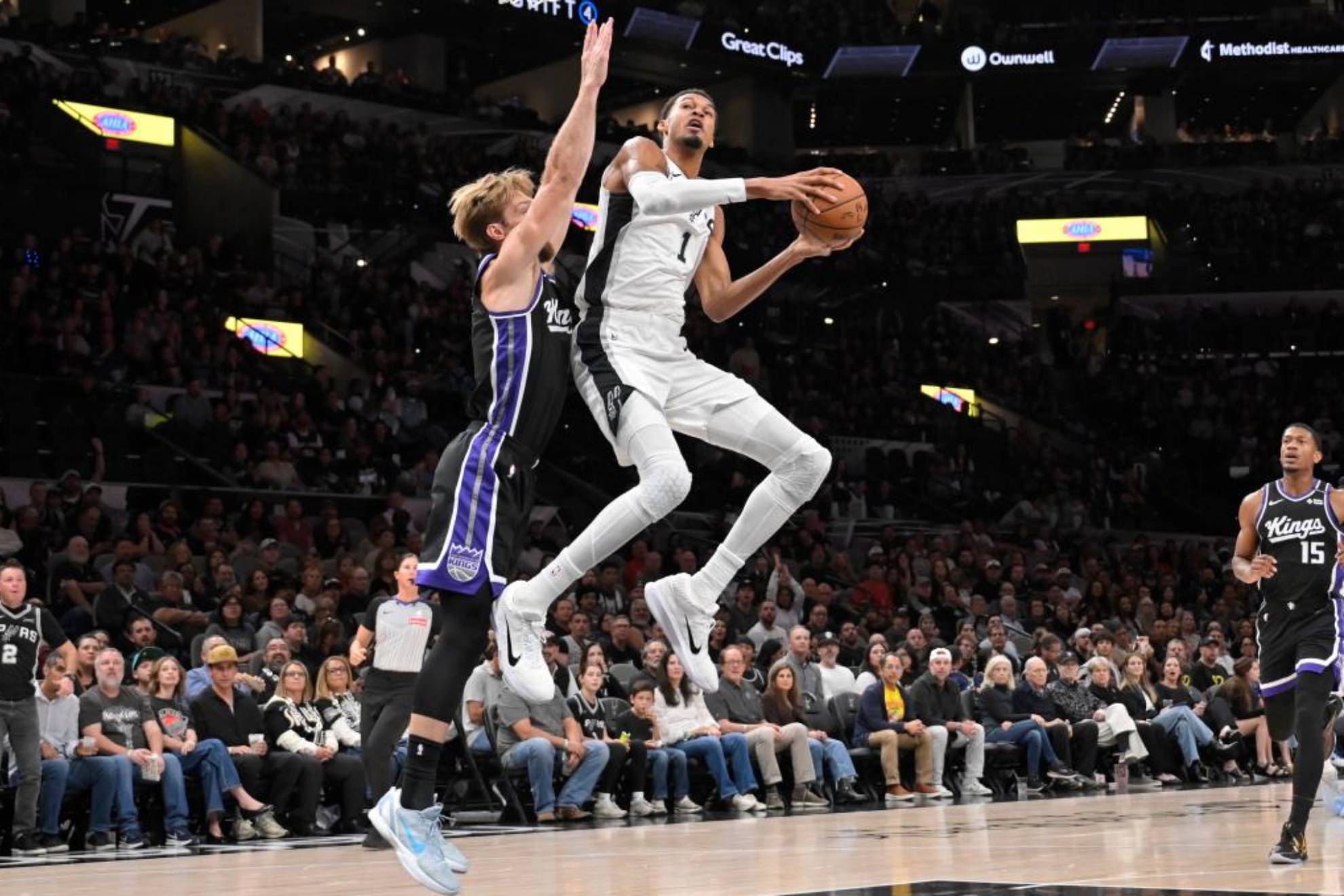 Victor Wembanyama,Domantas Sabonis